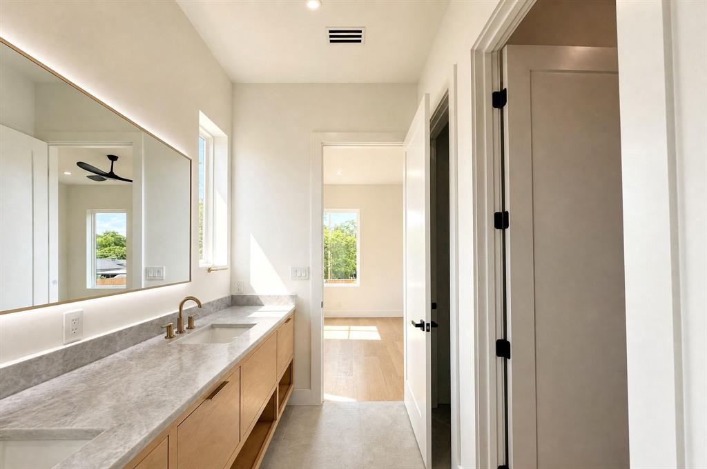 00000523105000000 - Residential