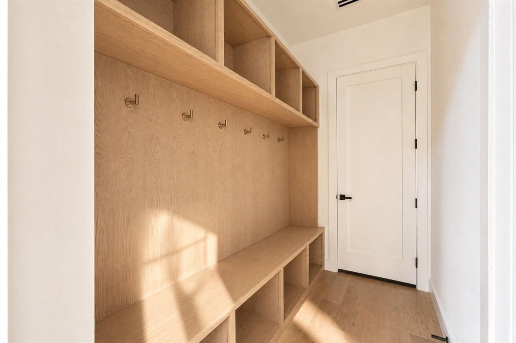00000523105000000 - Residential