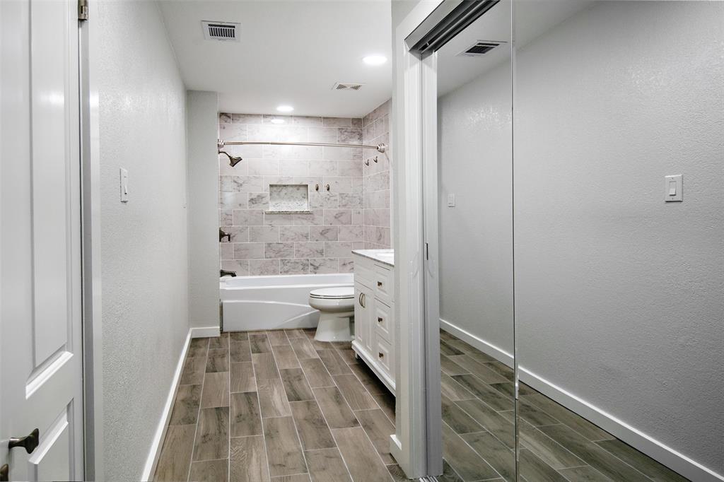 Life Scape Condos Bldg F - Residential