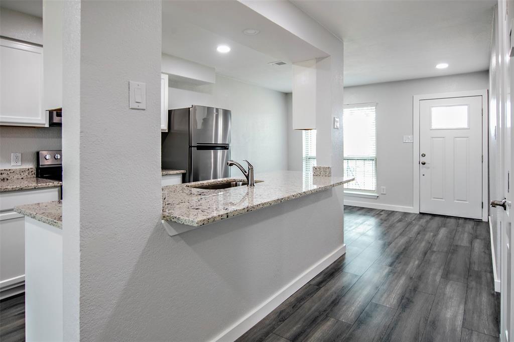 Life Scape Condos Bldg F - Residential