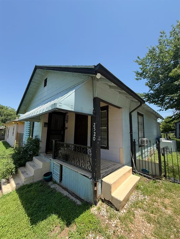 2520 Refugio Avenue
