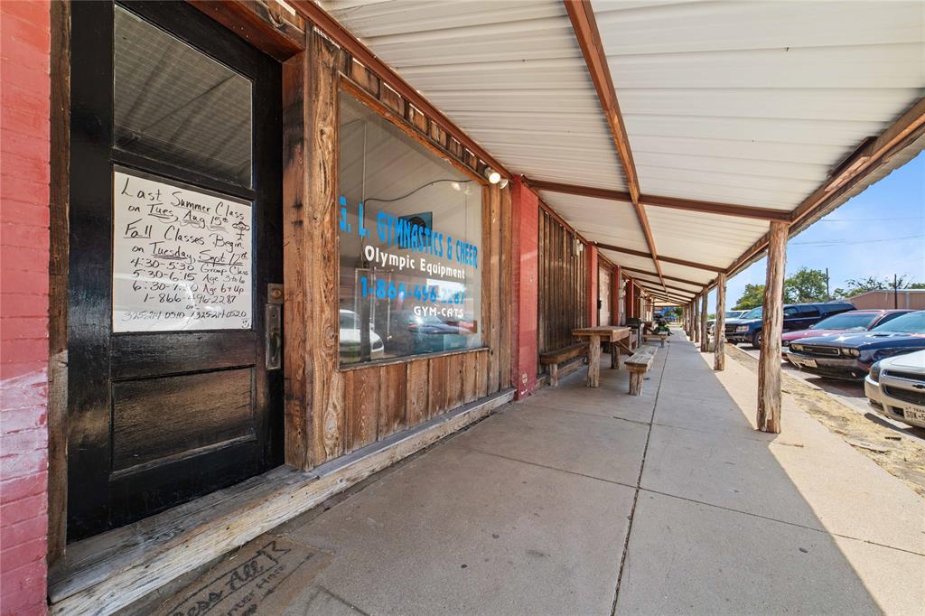 Original Town Coleman - Commercial Sale