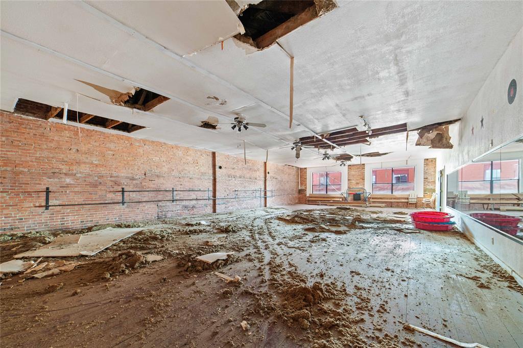 Original Town Coleman - Commercial Sale