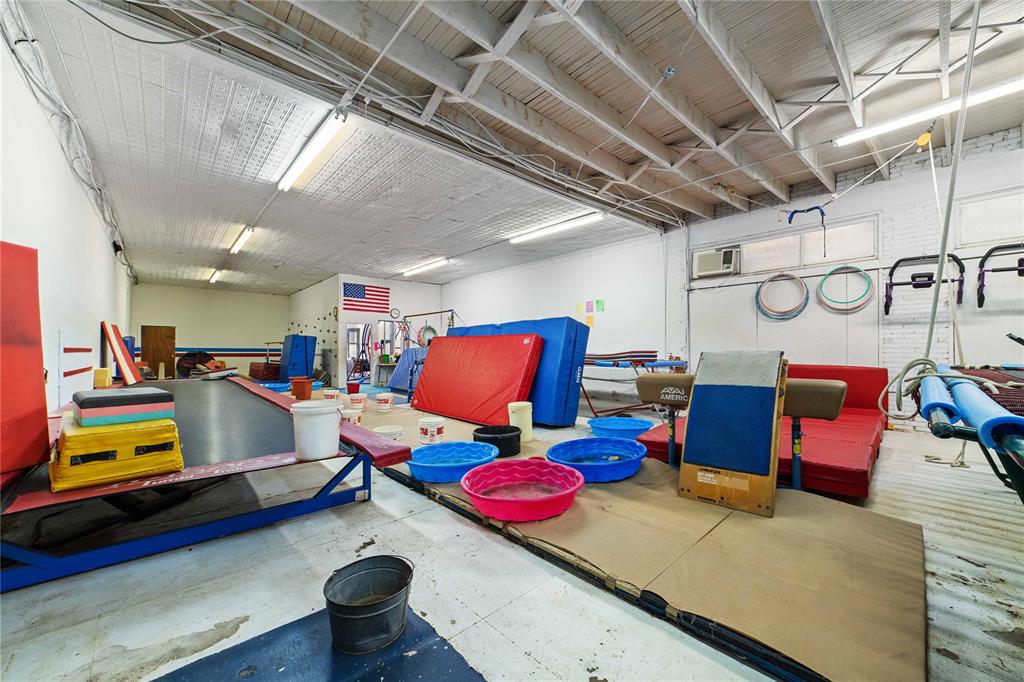 Original Town Coleman - Commercial Sale