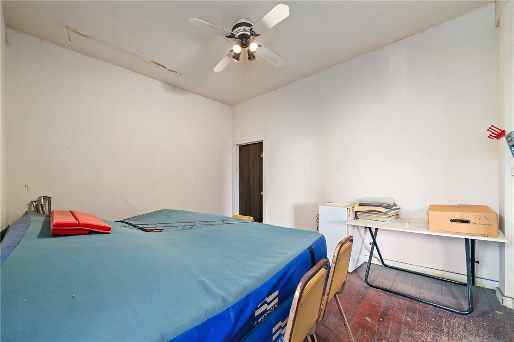 Original Town Coleman - Commercial Sale