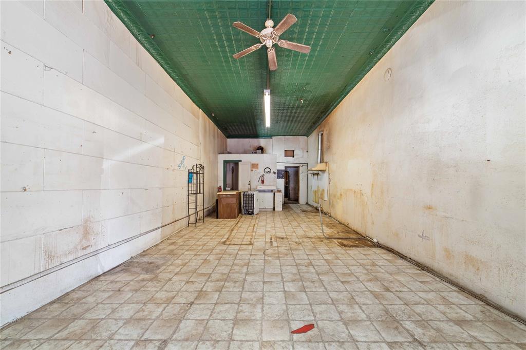 Original Town Coleman - Commercial Sale