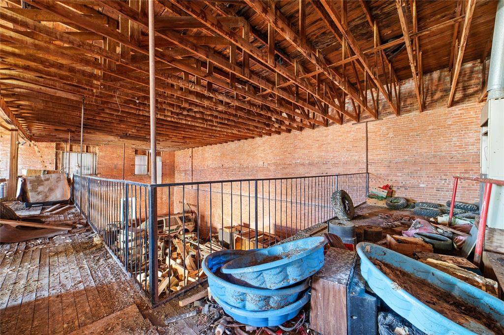 Original Town Coleman - Commercial Sale