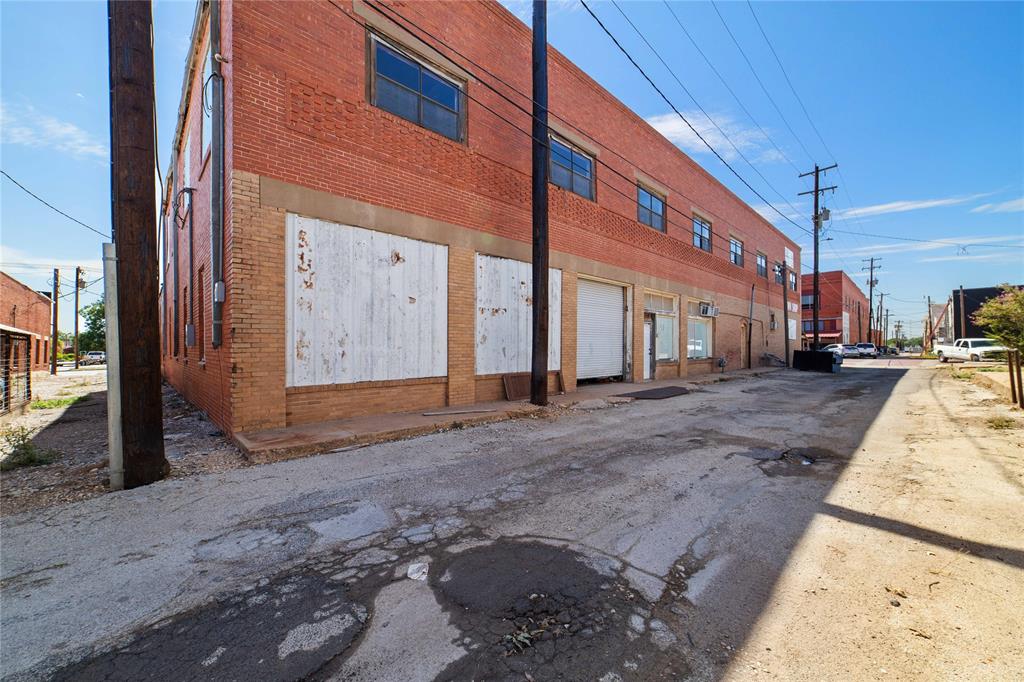 Original Town Coleman - Commercial Sale