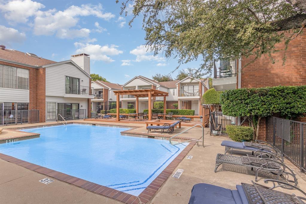 Boardwalk On The Pkwy Condos - Residential