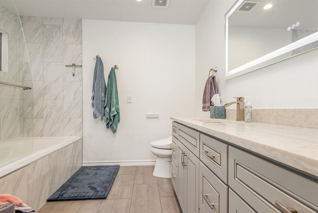 Boardwalk On The Pkwy Condos - Residential