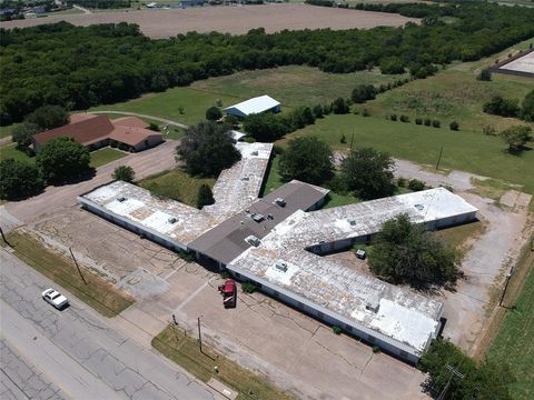 1108 W Kilpatrick Street Cleburne TX 76033