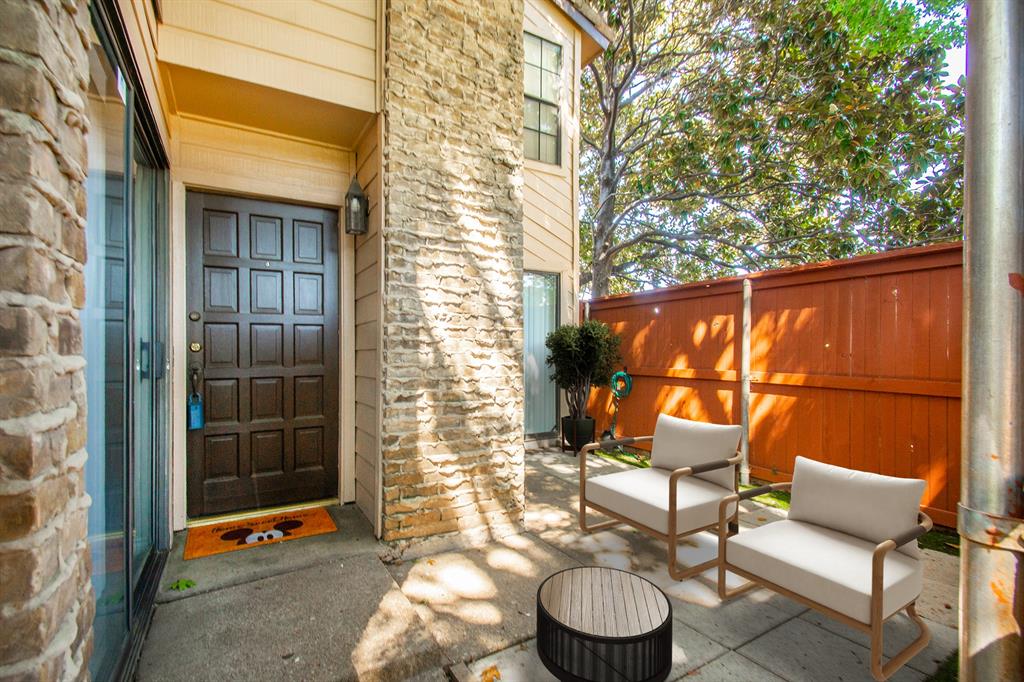 Preston Oaks Crossing Condos 01 & 02 - Residential