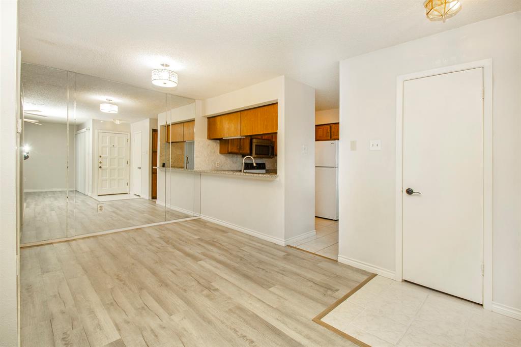 Preston Oaks Crossing Condos 01 & 02 - Residential