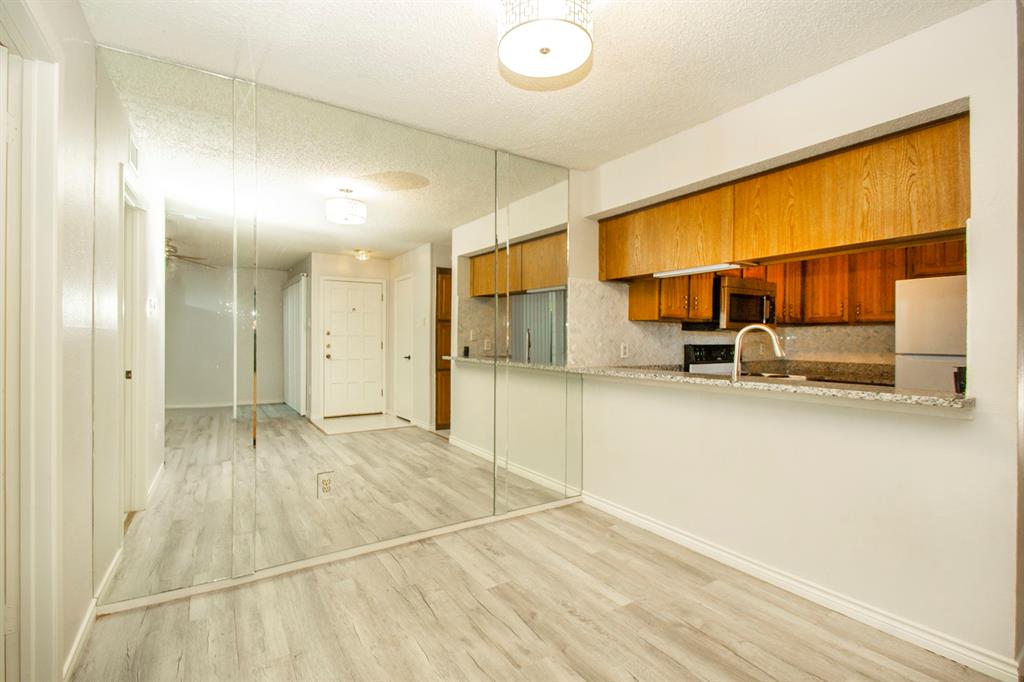 Preston Oaks Crossing Condos 01 & 02 - Residential