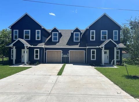 Photo of 309 W Cedar Street, Gunter, TX 75058 (MLS # 21223703)