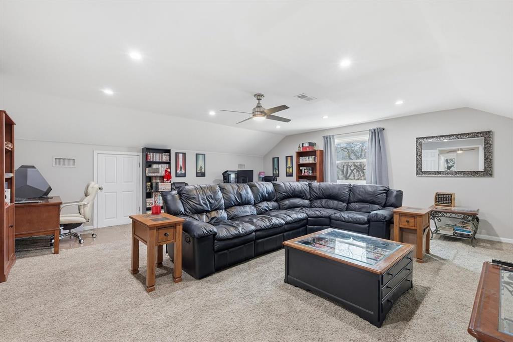2703 Chinquapin Oak Lane