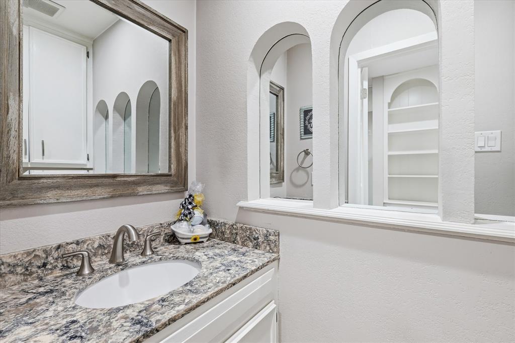 2703 Chinquapin Oak Lane
