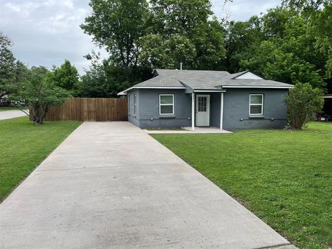 Photo of 401 S Mcentire Court, White Settlement, TX 76108 (MLS # 21245060)