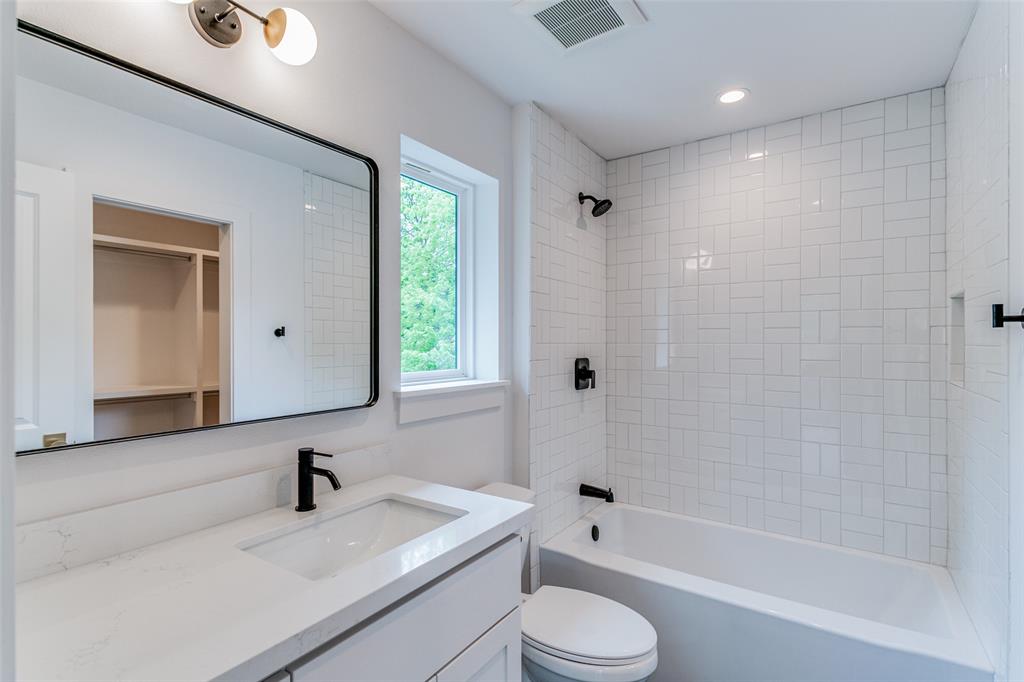 Bob-O-Links Downs - Residential