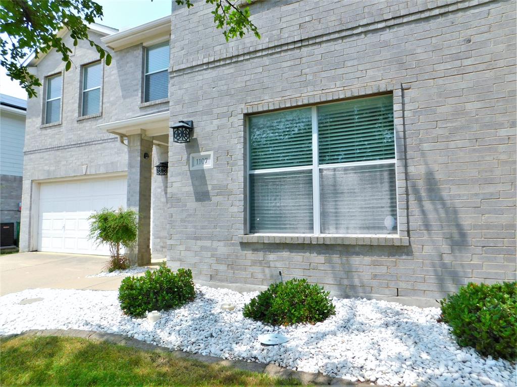 1107 Mockingbird Drive