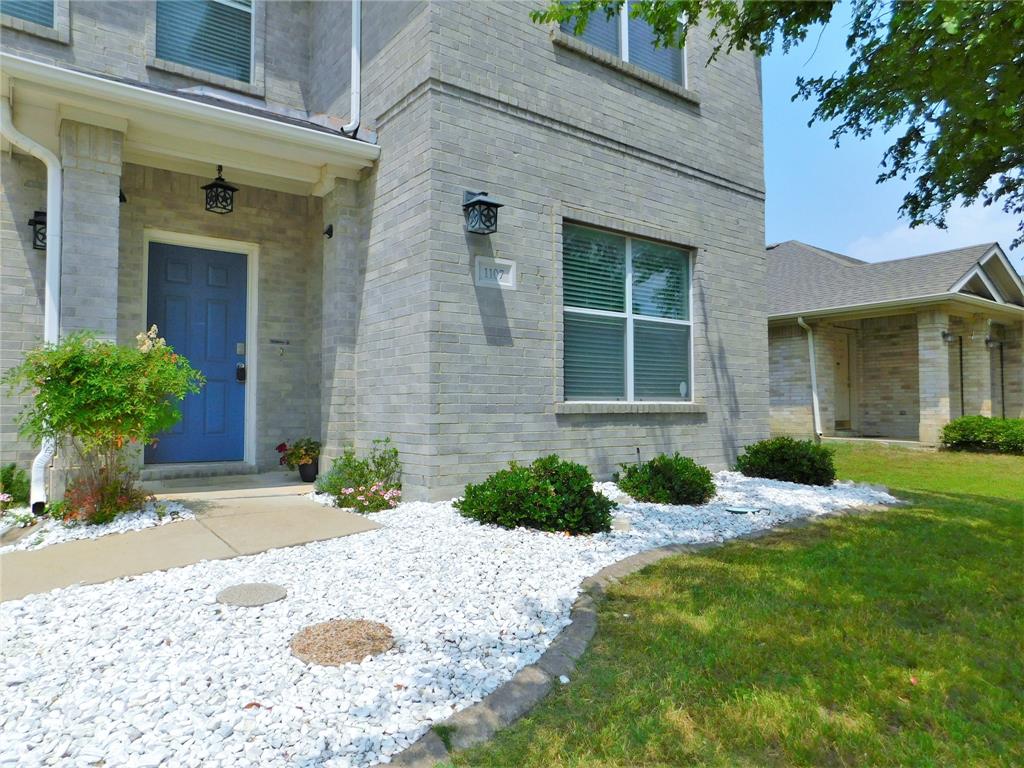 1107 Mockingbird Drive