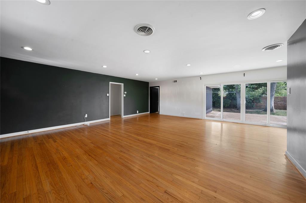 10208 San Lorenzo Drive