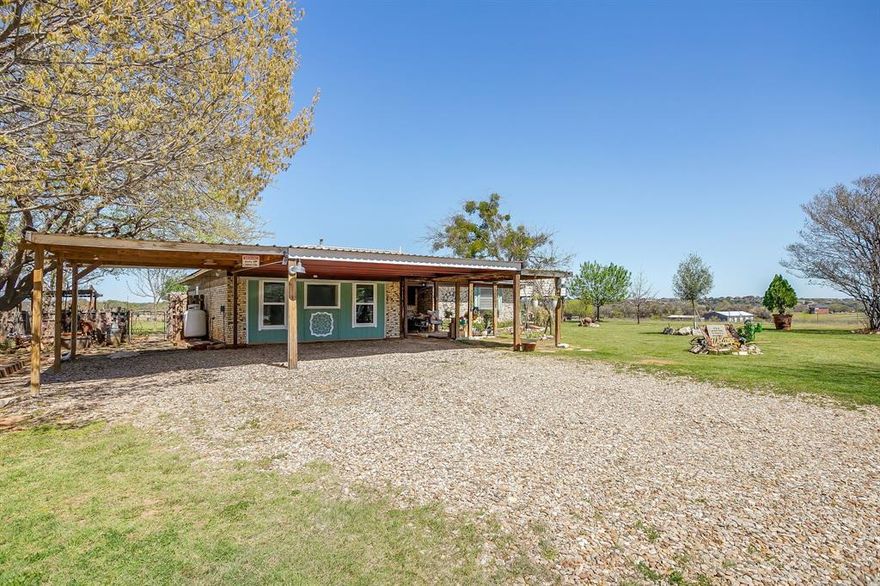 Enjoy the perfect blend of space, convenience, and lake lifestyle at this beautiful property in Granbury—featuring NO HOA and just minutes from Lake Granbury.

Situated on a quiet cul-de-sac, this home offers a rare sense of openness with larger neighboring lots, providing added privacy and room to breathe while still being part of an established neighborhood. Whether you're searching for a primary residence, weekend lake home, or investment property, this location checks all the boxes.

Inside, you’ll find a functional layout designed for comfortable everyday living and easy entertaining. Step outside and enjoy expansive outdoor space with room to park a boat or RV, build a shop, or create your ideal backyard setup—all made possible with no HOA restrictions.