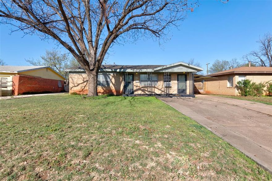 Discover this charming and versatile 3-bedroom, 2.5-bath home with a large bonus room featuring its own private exterior entrance. The possibilities are endless in this desirable North Side Abilene location!
Step inside to a functional, comfortable layout highlighted by beautiful solid wood cabinetry in the kitchen and a generous breakfast bar—ideal for casual meals or entertaining. Fresh new vinyl plank flooring adds a modern touch throughout the kitchen, dining area, and primary bedroom. Home comes equipped with gas range, dishwasher, refrigerator and microwave. Outside, a mature shade tree graces the front yard, while the ample backyard offers space for relaxation, play, or gardening.
The standout bonus room includes its own half bath and separate entrance, opening up limitless options: a home office, 4th bedroom, private mother-in-law suite, or potential guest or income-generating space. A detached one-car garage with alley access currently serves as a workshop and storage area but can easily be converted back for vehicle parking or extra workspace.
Conveniently located near schools, grocery stores, and daily essentials, this North Side property benefits from the area’s significant growth fueled by major AI data center developments just north of Abilene. With Abilene’s robust rental demand, this home presents strong investment potential and solid returns—while remaining a warm, practical choice for families or first-time buyers seeking their next primary residence.
This inviting property delivers comfort, flexibility, and excellent location. Buyer or buyer’s agent to verify all measurements, school districts, and zoning regulations.