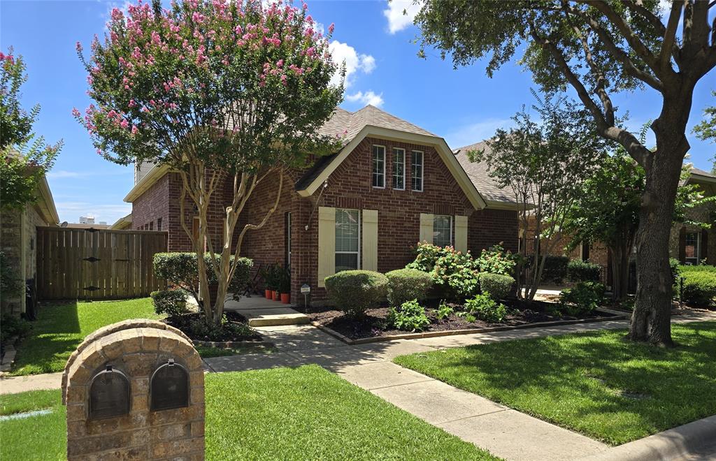 7569 Glasshouse Walk
