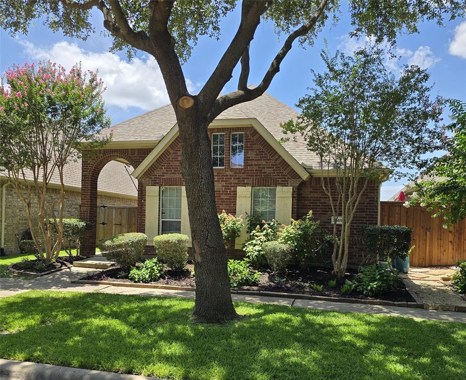 7569 Glasshouse Walk