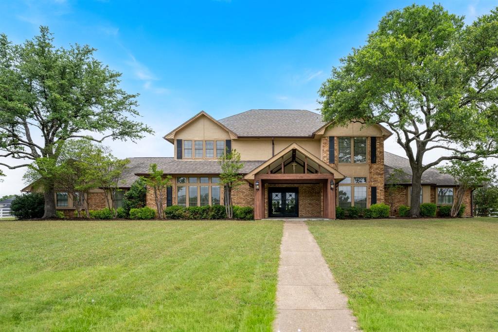 915 W Pleasant Run Road