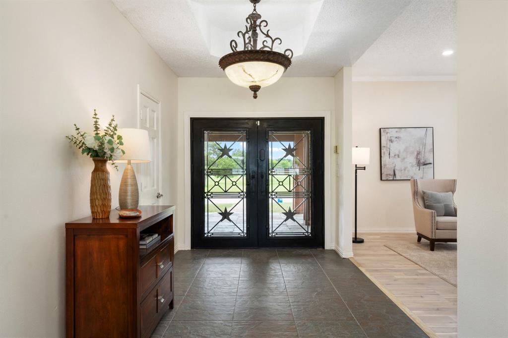 915 W Pleasant Run Road