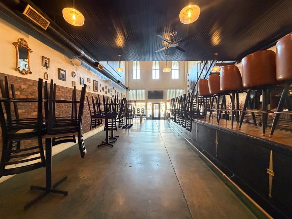 O T Ennis - Commercial Lease