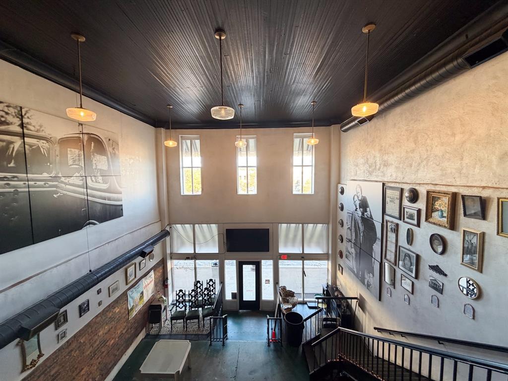 O T Ennis - Commercial Lease