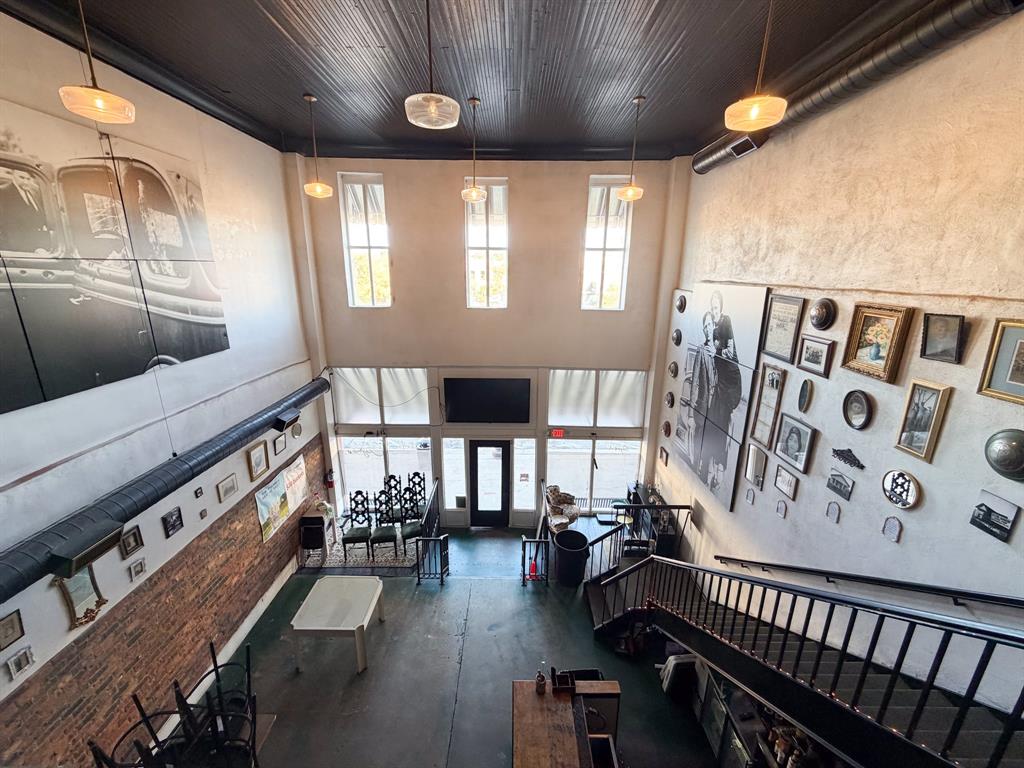 O T Ennis - Commercial Lease