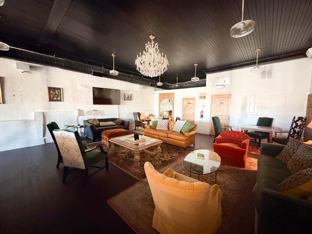 O T Ennis - Commercial Lease