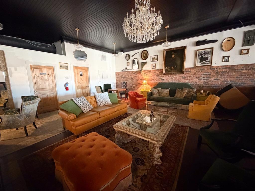 O T Ennis - Commercial Lease