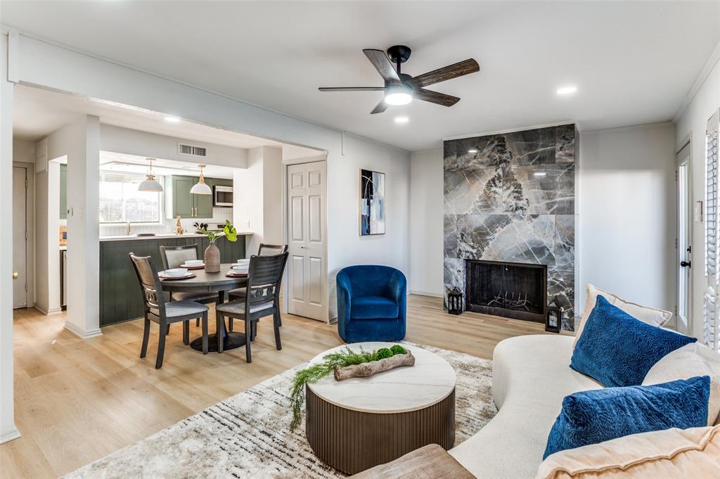 2702 Douglas Avenue 129