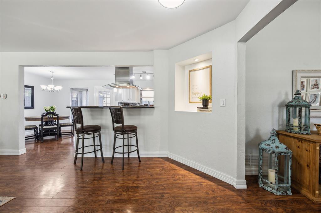 2928 Regal Road