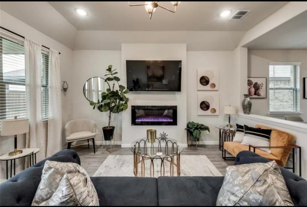 1568 Glacier Ridge