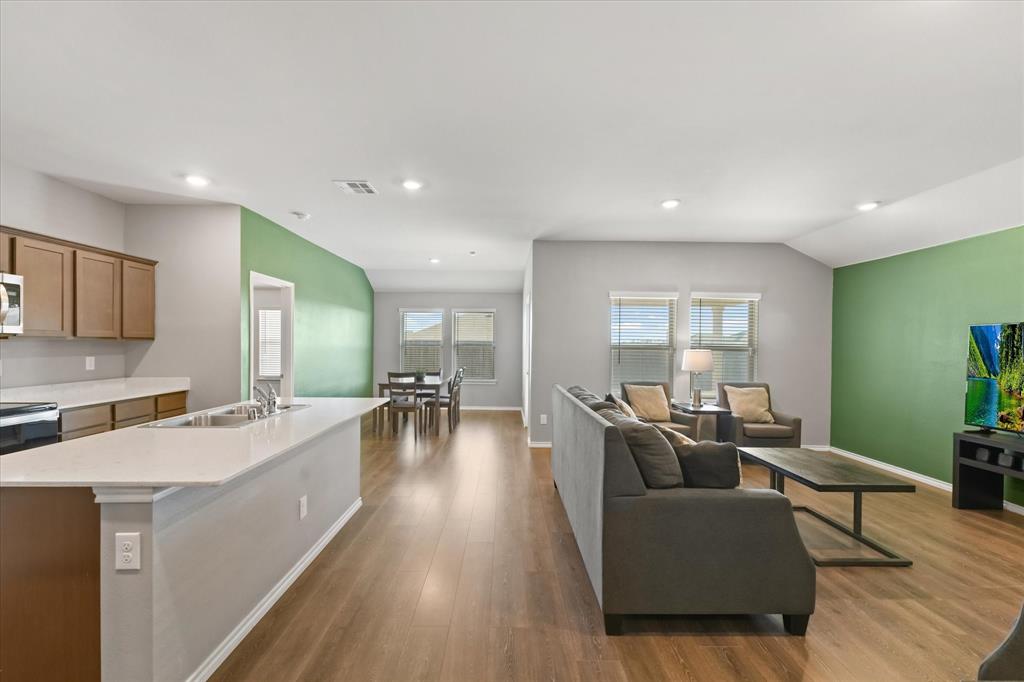 Magnolia Ph 7 - Residential