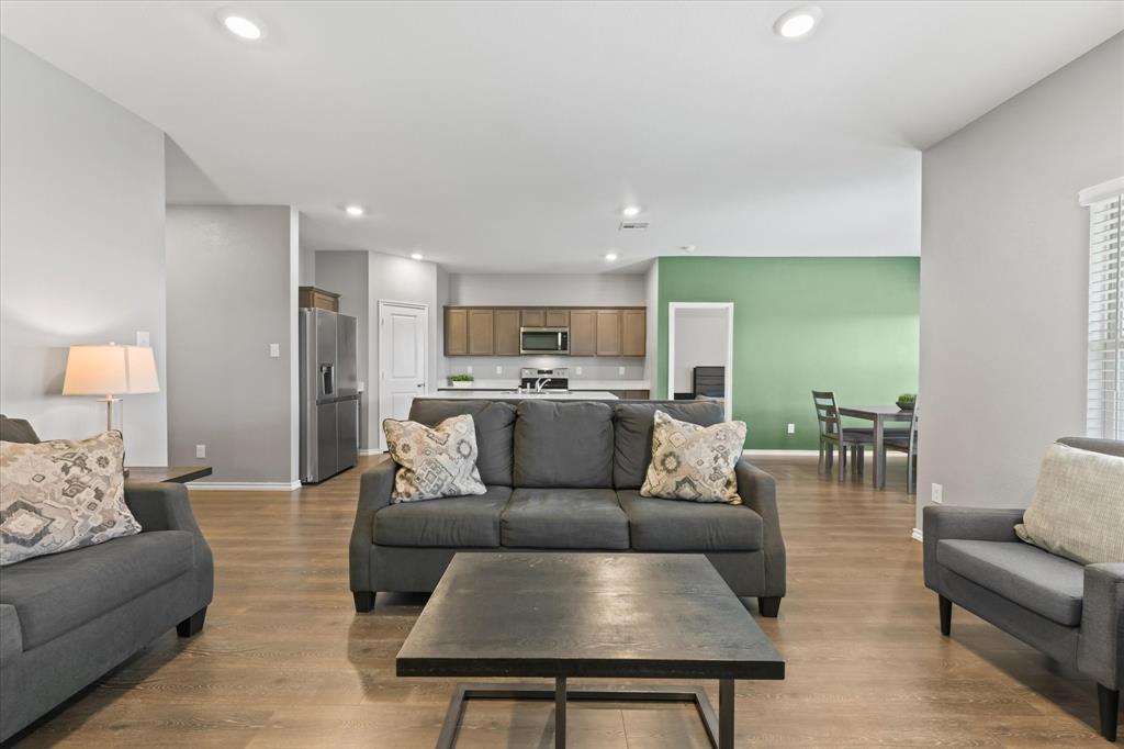 Magnolia Ph 7 - Residential