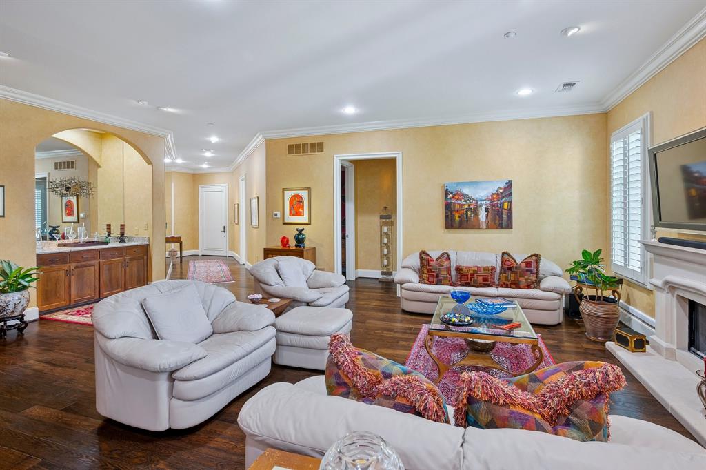 8511 Edgemere Road 302