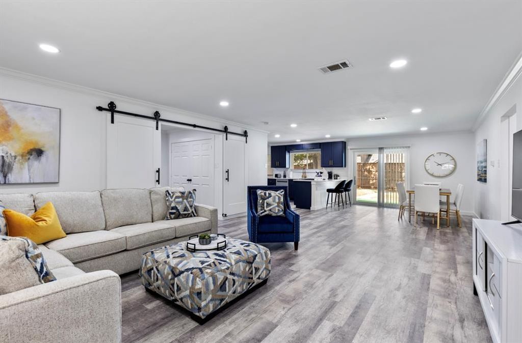 Photo of 1044 Meadowbrook Drive, Grapevine, TX 76051 (MLS # 21252508)
