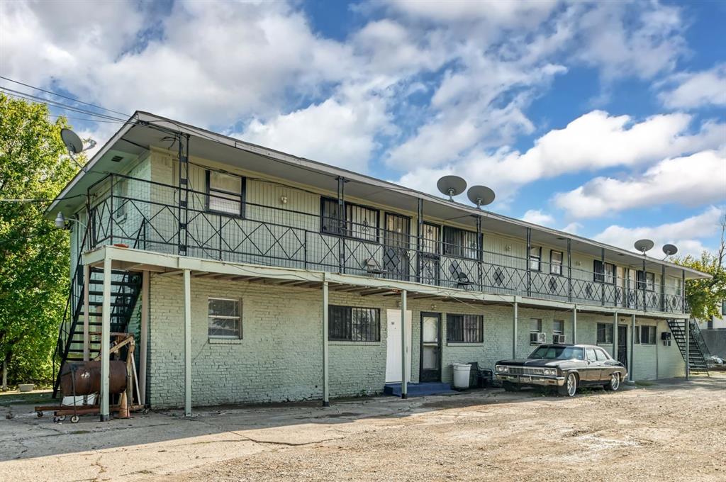Photo 1 of 11 — 2408 Meyers Street 204, Dallas, TX 75215