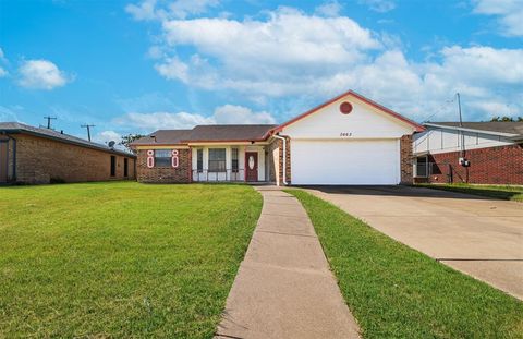 2662 Parkside Drive Grand Prairie TX 75052