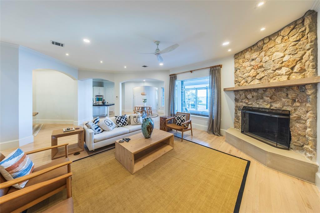 Emerald Sound At Lake Lewisville - Residential