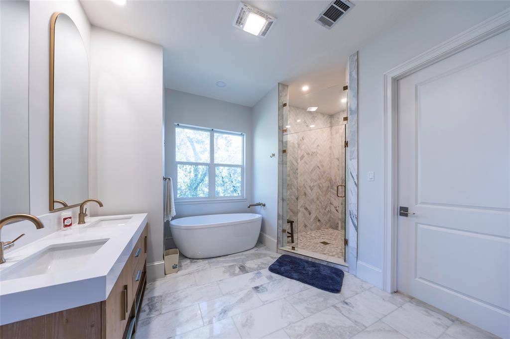 Emerald Sound At Lake Lewisville - Residential