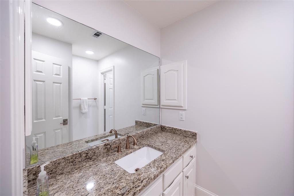 Emerald Sound At Lake Lewisville - Residential