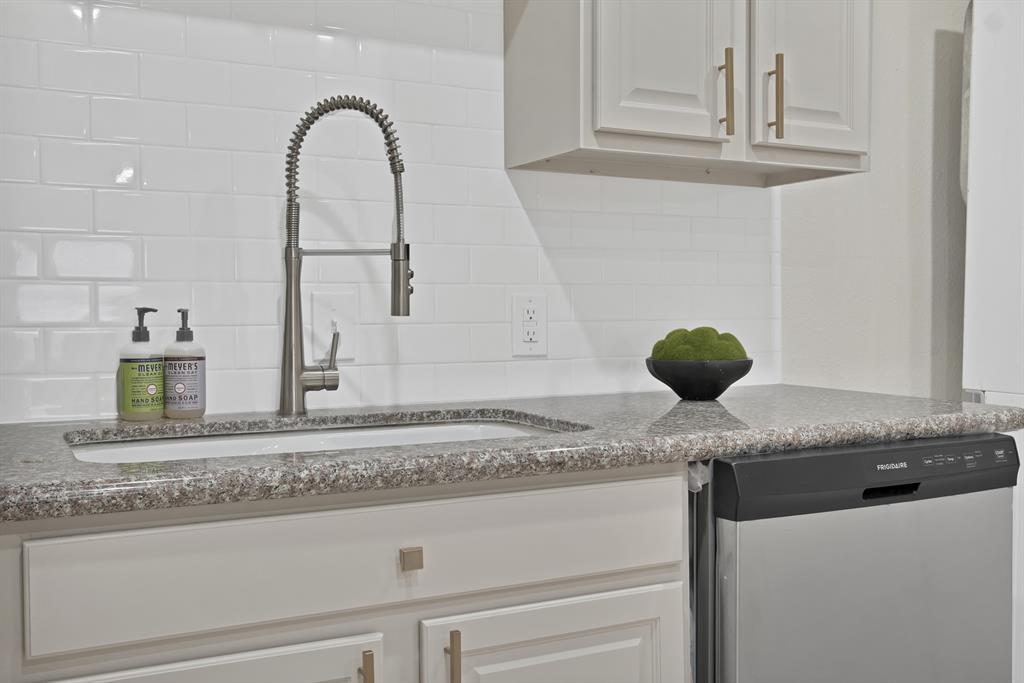 Ravinia Terrace Rev - Residential